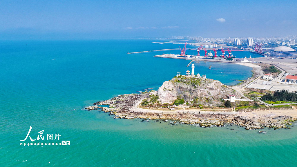海南东方：鱼鳞洲海岸风景秀美